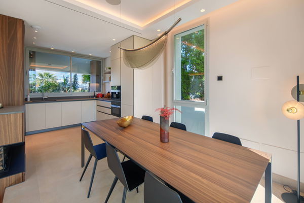 Modern luxury villa with panoramic views in Nueva Andalucía, Marbella
