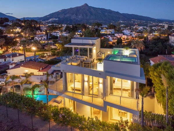 Modern luxury villa with panoramic views in Nueva Andalucía, Marbella