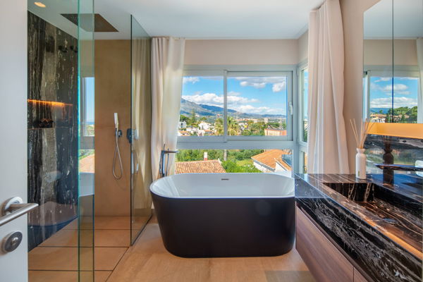 Modern luxury villa with panoramic views in Nueva Andalucía, Marbella