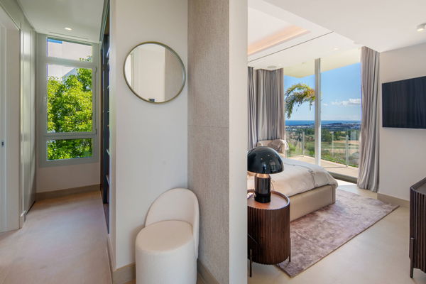 Modern luxury villa with panoramic views in Nueva Andalucía, Marbella