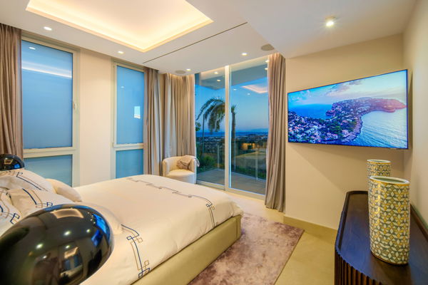 Modern luxury villa with panoramic views in Nueva Andalucía, Marbella