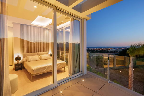 Modern luxury villa with panoramic views in Nueva Andalucía, Marbella