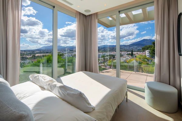 Modern luxury villa with panoramic views in Nueva Andalucía, Marbella