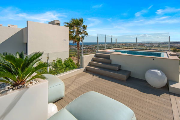 Modern luxury villa with panoramic views in Nueva Andalucía, Marbella