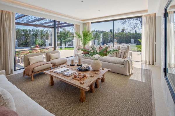 Remarkable frontline golf villa in La Cerquilla, Nueva Andalucía