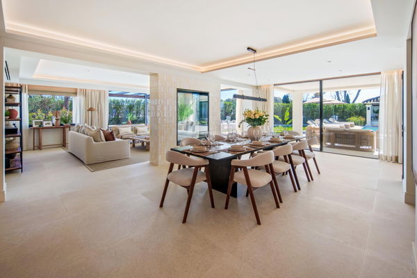 Remarkable frontline golf villa in La Cerquilla, Nueva Andalucía