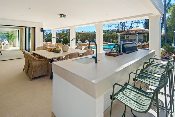 Remarkable frontline golf villa in La Cerquilla, Nueva Andalucía