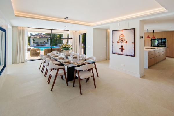 Remarkable frontline golf villa in La Cerquilla, Nueva Andalucía