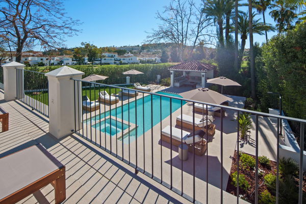 Remarkable frontline golf villa in La Cerquilla, Nueva Andalucía