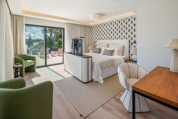 Remarkable frontline golf villa in La Cerquilla, Nueva Andalucía