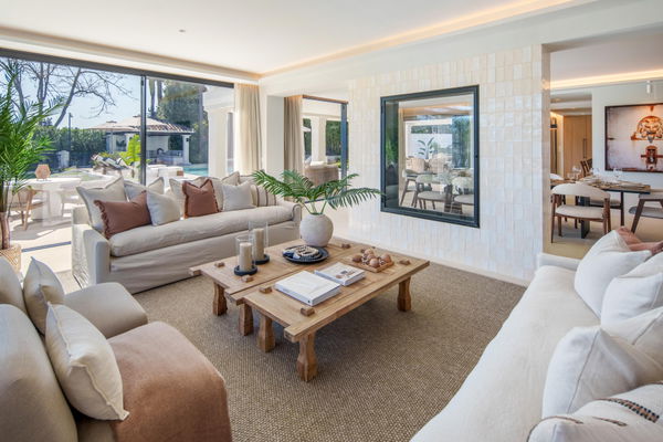 Remarkable frontline golf villa in La Cerquilla, Nueva Andalucía