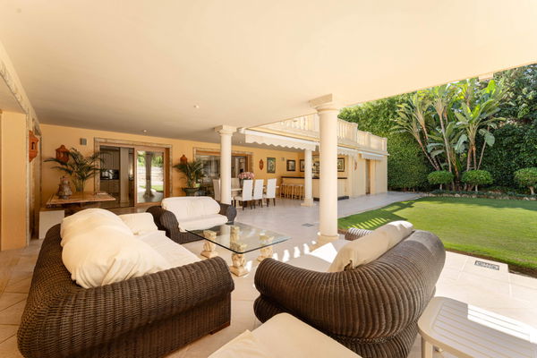 Elegant Mediterranean villa in Nueva Andalucía, Marbella