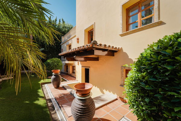 Elegant Mediterranean villa in Nueva Andalucía, Marbella