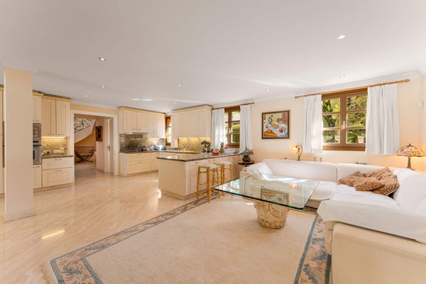 Elegant Mediterranean villa in Nueva Andalucía, Marbella