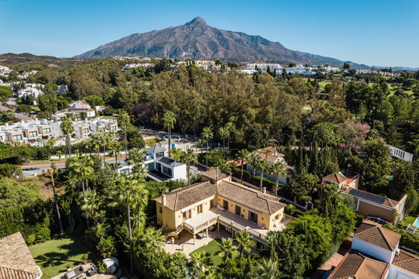 Elegant Mediterranean villa in Nueva Andalucía, Marbella
