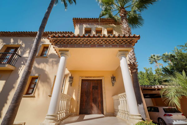 Elegant Mediterranean villa in Nueva Andalucía, Marbella