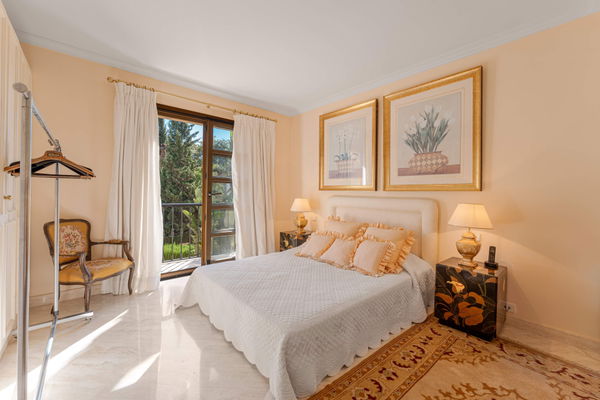 Elegant Mediterranean villa in Nueva Andalucía, Marbella