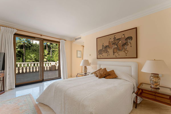 Elegant Mediterranean villa in Nueva Andalucía, Marbella