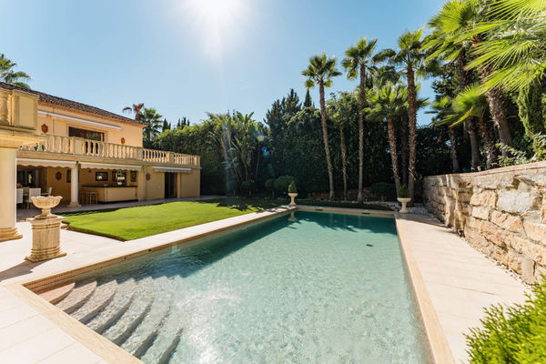 Elegant Mediterranean villa in Nueva Andalucía, Marbella