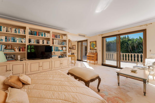 Elegant Mediterranean villa in Nueva Andalucía, Marbella