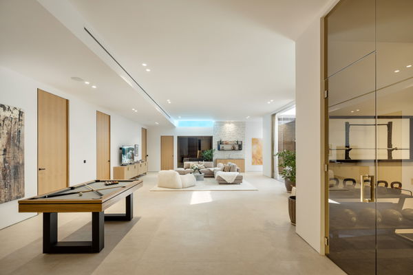 Frontline golf villa in La Cerquilla, Nueva Andalucía