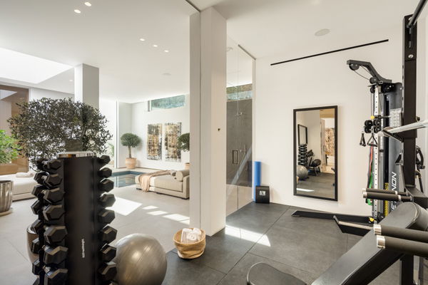 Frontline golf villa in La Cerquilla, Nueva Andalucía
