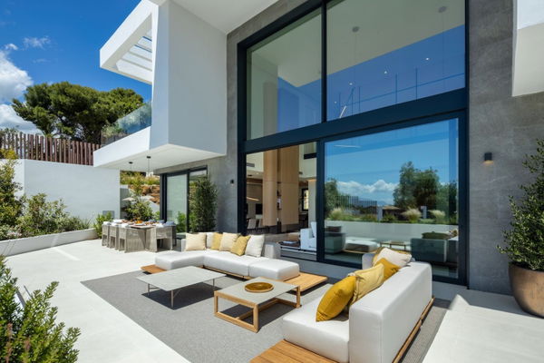 Exceptional villa by Pedro Peña interiors in the beautiful area of Rio Real, Marbella
