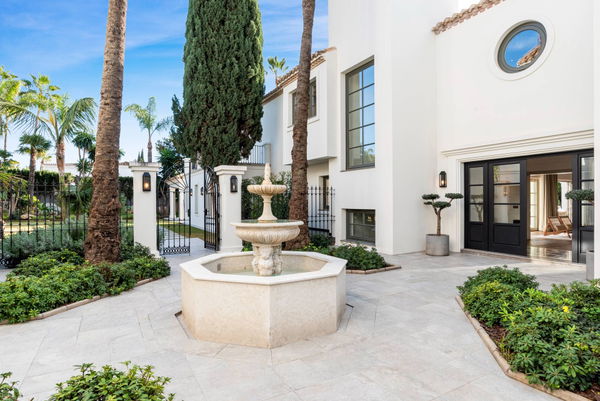 Refined villa defined by balance and design in Nueva Andalucía, Marbella