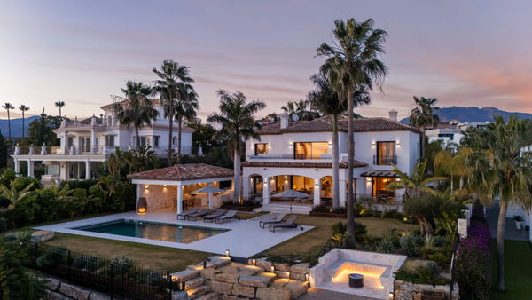 Modern andalusian villa with panoramic sea views in Los flamingos, Benahavís