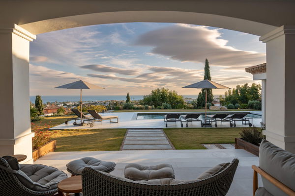 Modern andalusian villa with panoramic sea views in Los flamingos, Benahavís