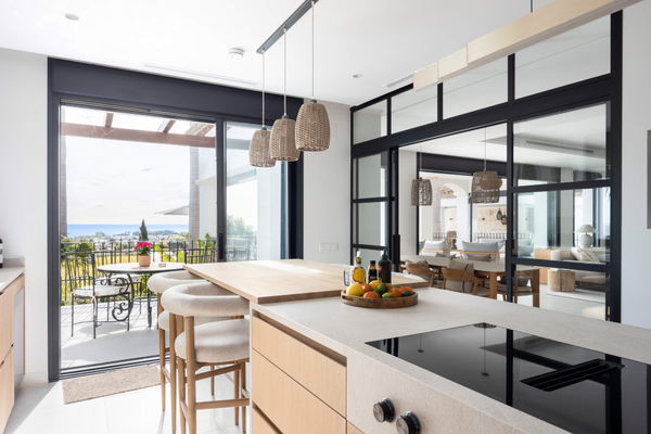 Modern andalusian villa with panoramic sea views in Los flamingos, Benahavís