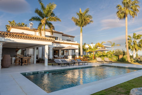 Modern andalusian villa with panoramic sea views in Los flamingos, Benahavís