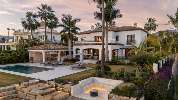Modern andalusian villa with panoramic sea views in Los flamingos, Benahavís