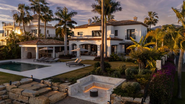 Modern andalusian villa with panoramic sea views in Los flamingos, Benahavís