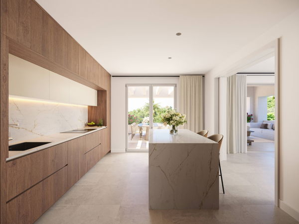 Contemporary villa with expansive gardens in La Reserva, Sotogrande
