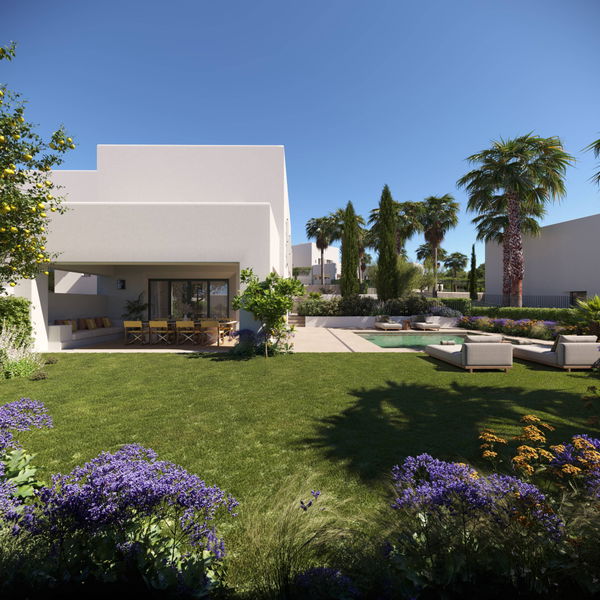 Contemporary villa with expansive gardens in La Reserva, Sotogrande