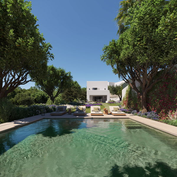 Contemporary villa with expansive gardens in La Reserva, Sotogrande