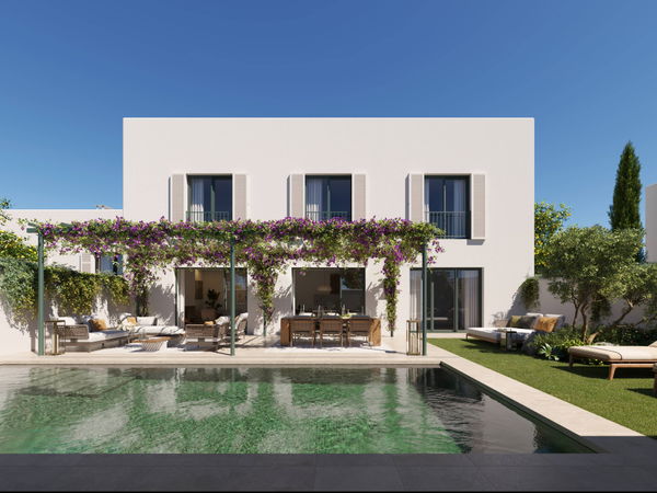 Contemporary villa with expansive gardens in La Reserva, Sotogrande