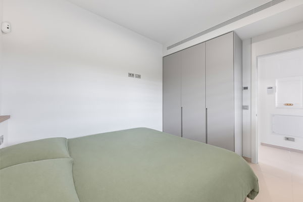 Elegant ground floor apartment with expansive terrace in South Residences, Higuerón Resort
