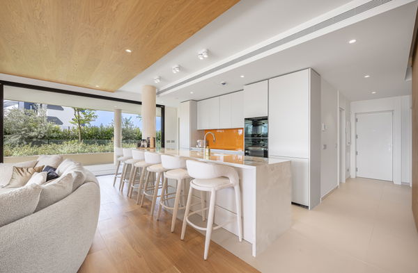 Elegant ground floor apartment with expansive terrace in South Residences, Higuerón Resort