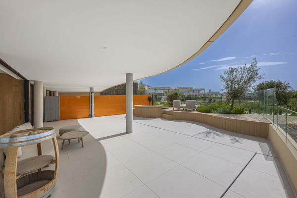 Elegant ground floor apartment with expansive terrace in South Residences, Higuerón Resort