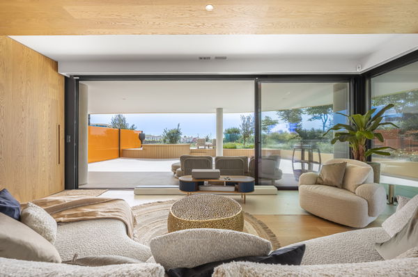 Elegant ground floor apartment with expansive terrace in South Residences, Higuerón Resort