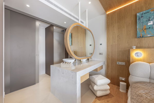 Elegant ground floor apartment with expansive terrace in South Residences, Higuerón Resort