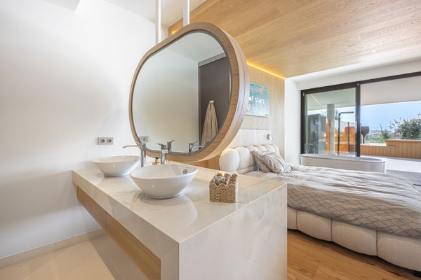 Elegant ground floor apartment with expansive terrace in South Residences, Higuerón Resort