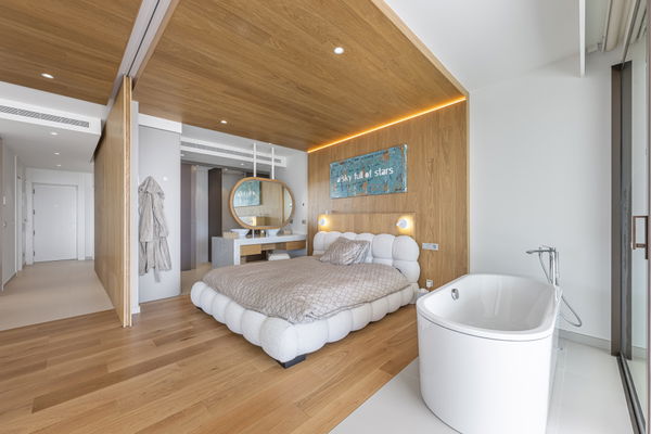 Elegant ground floor apartment with expansive terrace in South Residences, Higuerón Resort