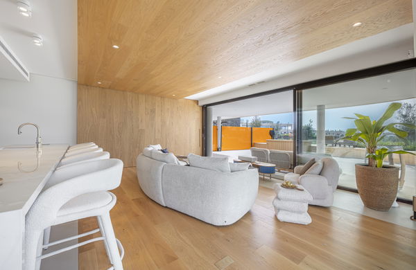 Elegant ground floor apartment with expansive terrace in South Residences, Higuerón Resort