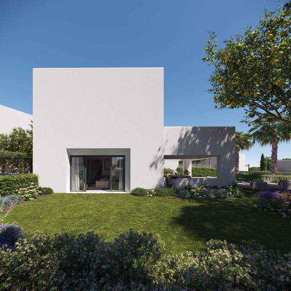 Sophisticated villa in a prestigious golf setting in La Reserva, Sotogrande