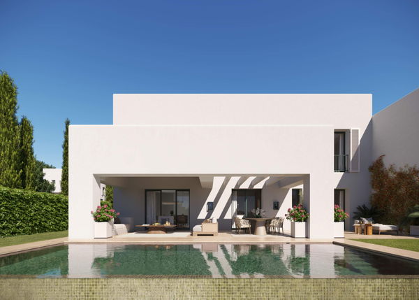 Sophisticated villa in a prestigious golf setting in La Reserva, Sotogrande