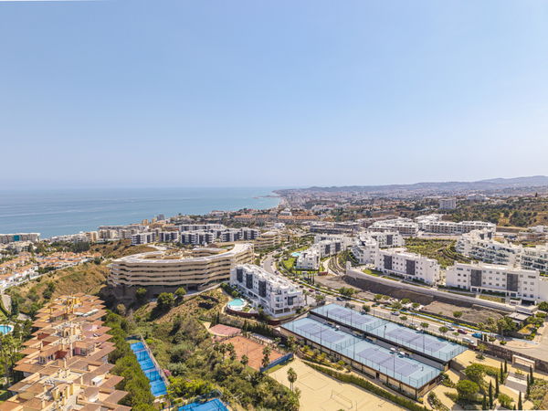 Contemporary apartment with spectacular sea views in South Residences, Higuerón Resort