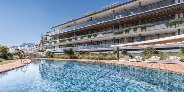 Stylish duplex penthouse with private rooftop solarium in Cancelada, Estepona